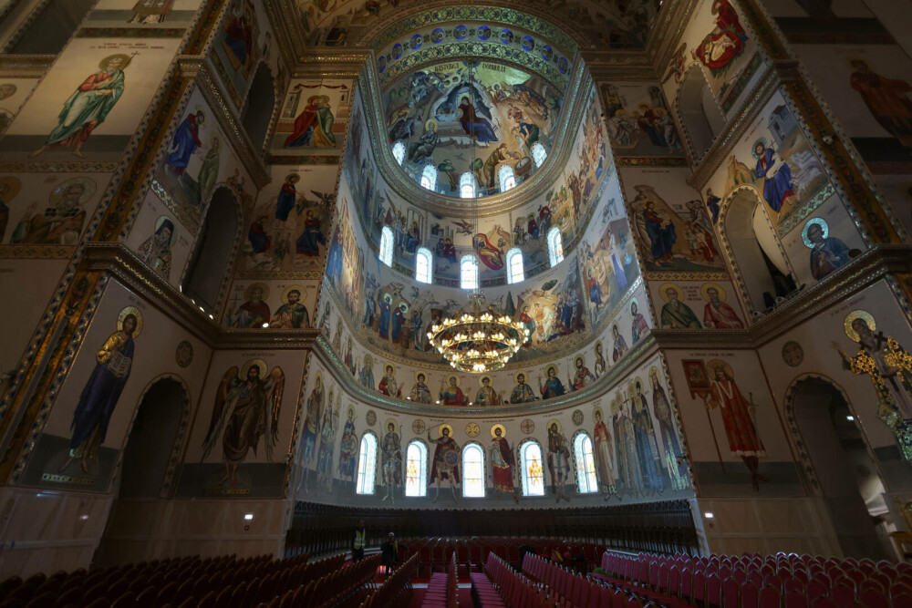 Deutsche Welle scrie despre ”mega” Catedrala Națională. ”Cea mai credincioasă țară din UE, cu cel mai mare deficit bugetar” - Imaginea 16