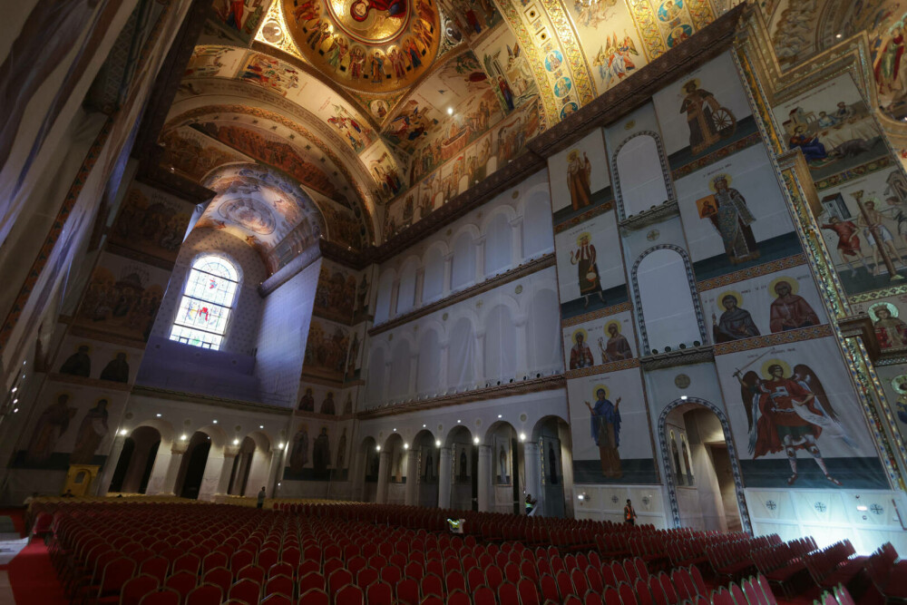 Deutsche Welle scrie despre ”mega” Catedrala Națională. ”Cea mai credincioasă țară din UE, cu cel mai mare deficit bugetar” - Imaginea 19