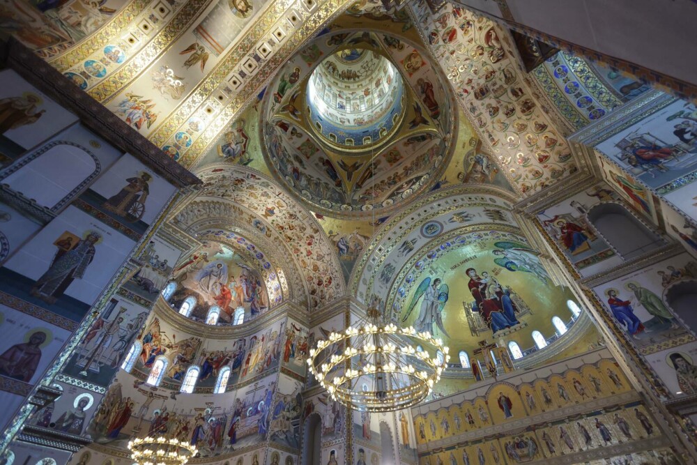 Deutsche Welle scrie despre ”mega” Catedrala Națională. ”Cea mai credincioasă țară din UE, cu cel mai mare deficit bugetar” - Imaginea 20