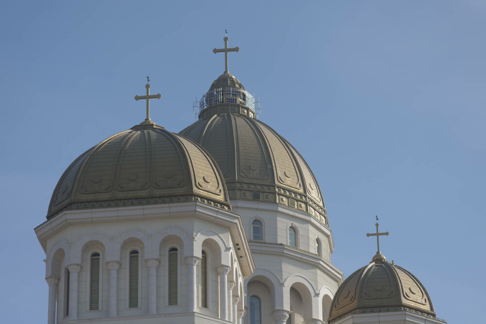 Deutsche Welle scrie despre ”mega” Catedrala Națională. ”Cea mai credincioasă țară din UE, cu cel mai mare deficit bugetar” - Imaginea 24