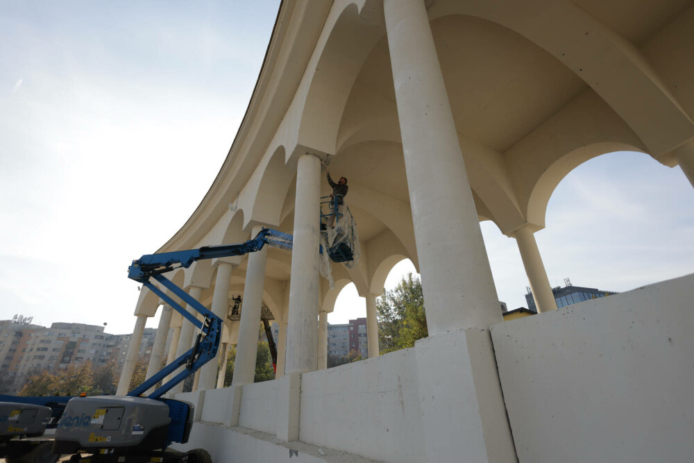 Deutsche Welle scrie despre ”mega” Catedrala Națională. ”Cea mai credincioasă țară din UE, cu cel mai mare deficit bugetar” - Imaginea 25