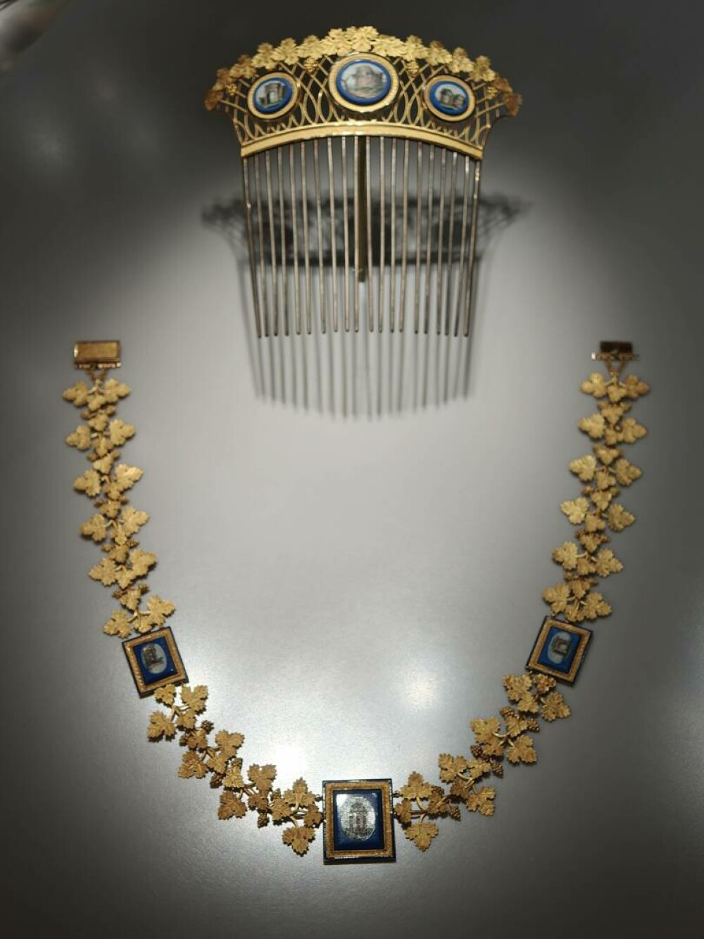 Firma care a produs macaraua jafului de la Luvru și-a făcut reclamă cu imagini de la locul faptei: Nu există publicitate rea - Imaginea 11