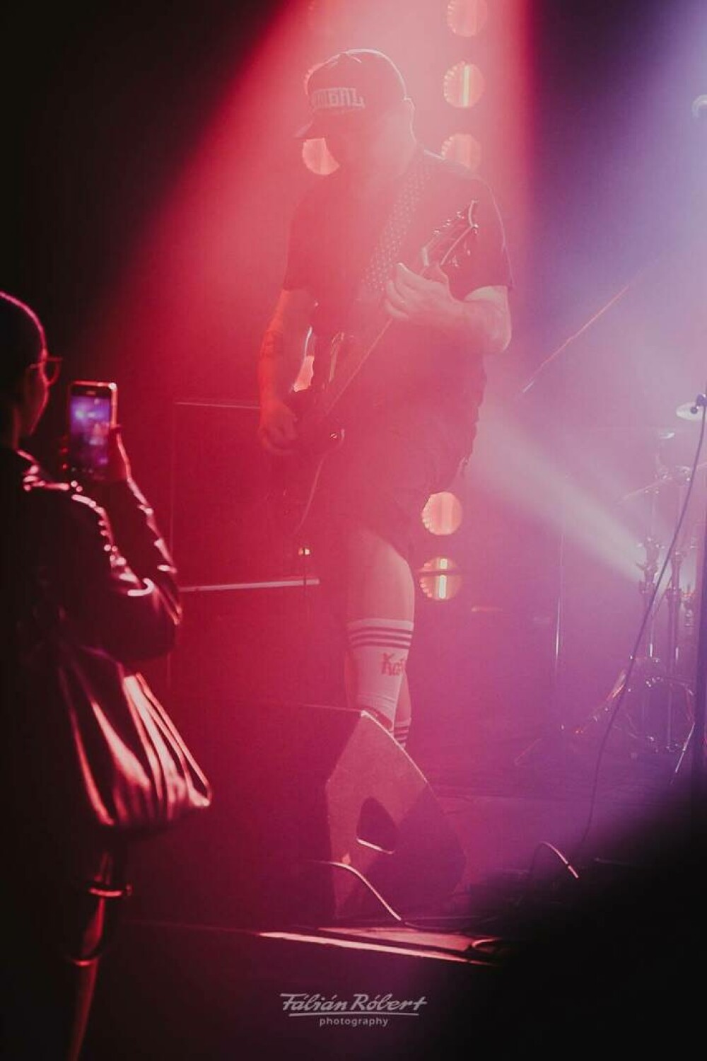 Formația de rock & metal alternativ Gri, album de debut: ”Dezrădăcinat”. ”Milioane de suflete sunt departe de locurile lor” - Imaginea 1