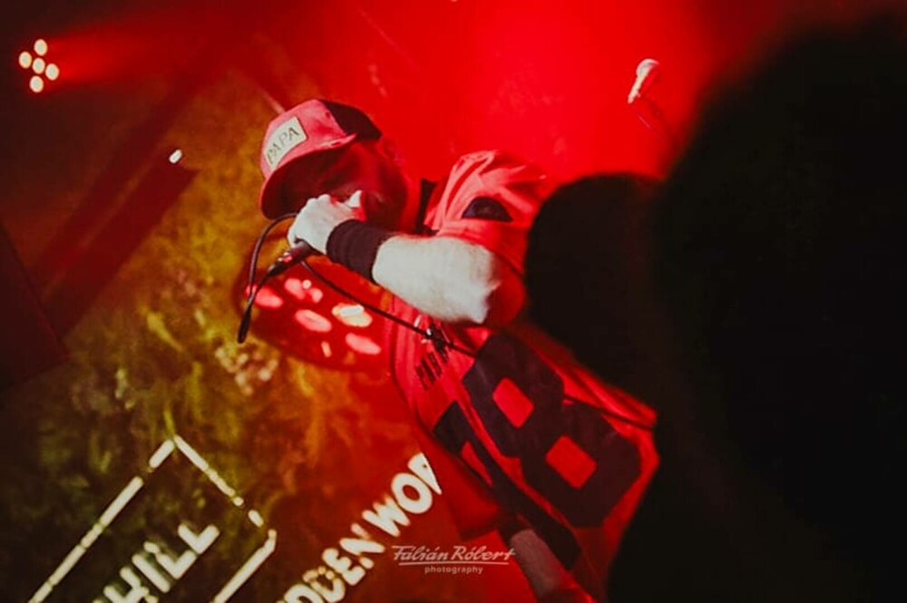 Formația de rock & metal alternativ Gri, album de debut: ”Dezrădăcinat”. ”Milioane de suflete sunt departe de locurile lor” - Imaginea 4