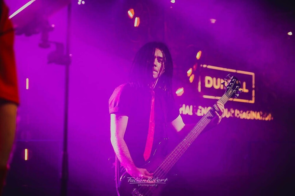 Formația de rock & metal alternativ Gri, album de debut: ”Dezrădăcinat”. ”Milioane de suflete sunt departe de locurile lor” - Imaginea 7