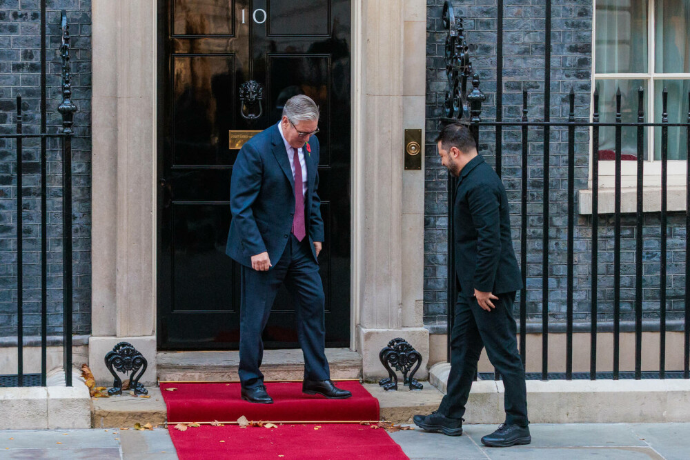 Volodimir Zelenski: „Sancţiunile sunt una dintre cele mai dureroase lovituri pentru Putin” - Imaginea 12