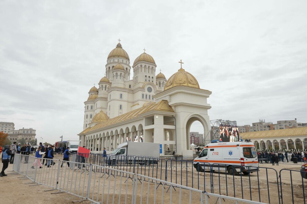 Deutsche Welle scrie despre ”mega” Catedrala Națională. ”Cea mai credincioasă țară din UE, cu cel mai mare deficit bugetar” - Imaginea 10