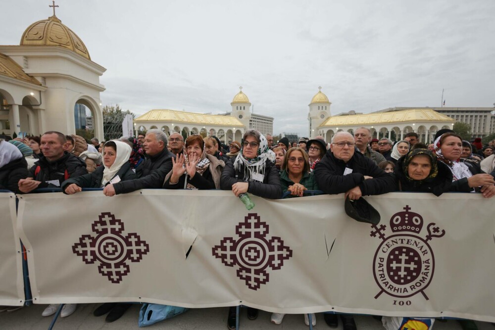 Deutsche Welle scrie despre ”mega” Catedrala Națională. ”Cea mai credincioasă țară din UE, cu cel mai mare deficit bugetar” - Imaginea 8