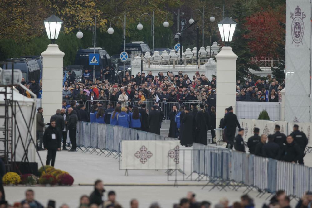 Deutsche Welle scrie despre ”mega” Catedrala Națională. ”Cea mai credincioasă țară din UE, cu cel mai mare deficit bugetar” - Imaginea 6