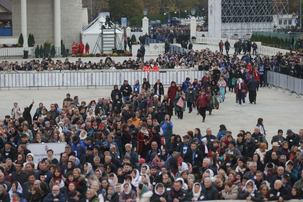 Deutsche Welle scrie despre ”mega” Catedrala Națională. ”Cea mai credincioasă țară din UE, cu cel mai mare deficit bugetar” - Imaginea 3