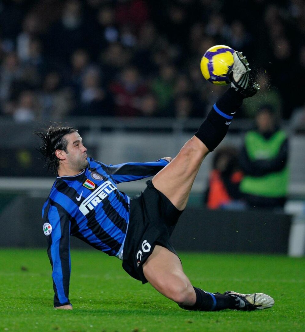 Cristian Chivu împlinește 45 de ani. Legenda lui Inter Milano și parcursul de la căpitanul tricolorilor la antrenor în Italia - Imaginea 21