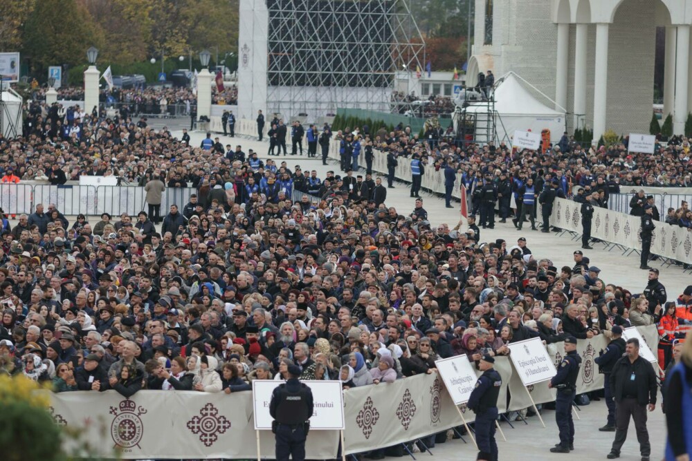 Ce spun ungurii despre Catedrala Națională din București. Cum este prezentată cea mai mare biserică ortodoxă din lume - Imaginea 8