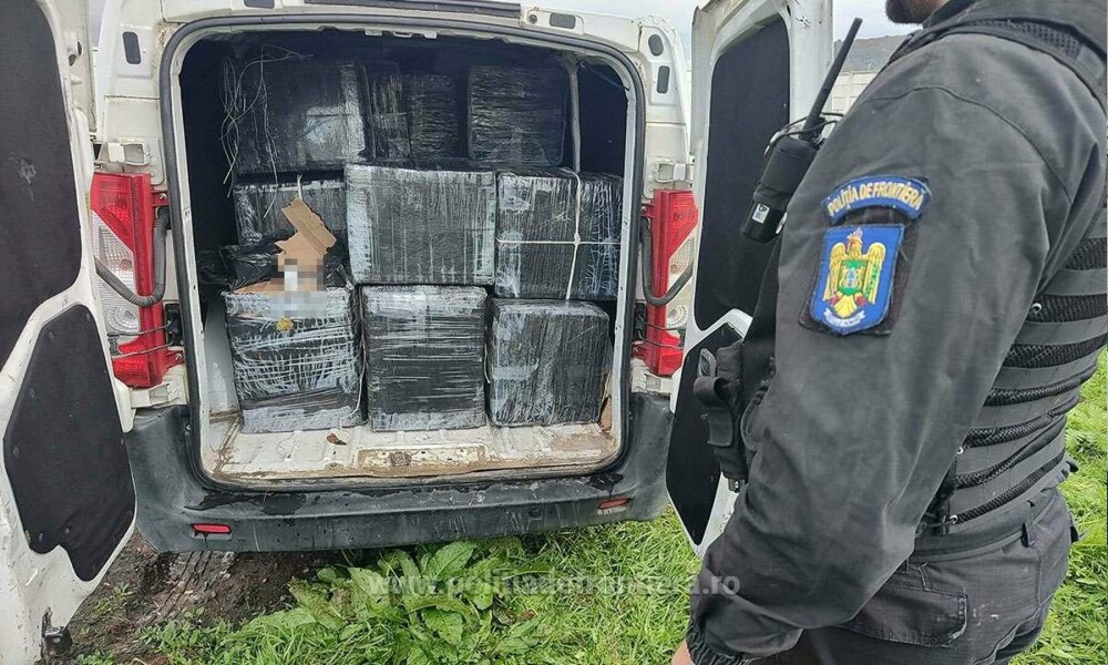 Ce au descoperit polițiștii din Maramureș într-o dubă urmărită în trafic. Valoarea mărfii depășește 100.000 de euro. FOTO - Imaginea 6