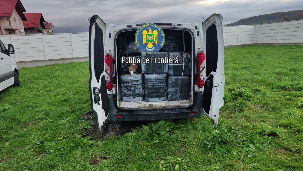Ce au descoperit polițiștii din Maramureș într-o dubă urmărită în trafic. Valoarea mărfii depășește 100.000 de euro. FOTO - Imaginea 8