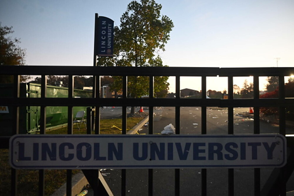 Atac armat la o petrecere studenţească, în SUA. Cel puţin o persoană a murit și alte șase au fost rănite. GALERIE FOTO - Imaginea 29