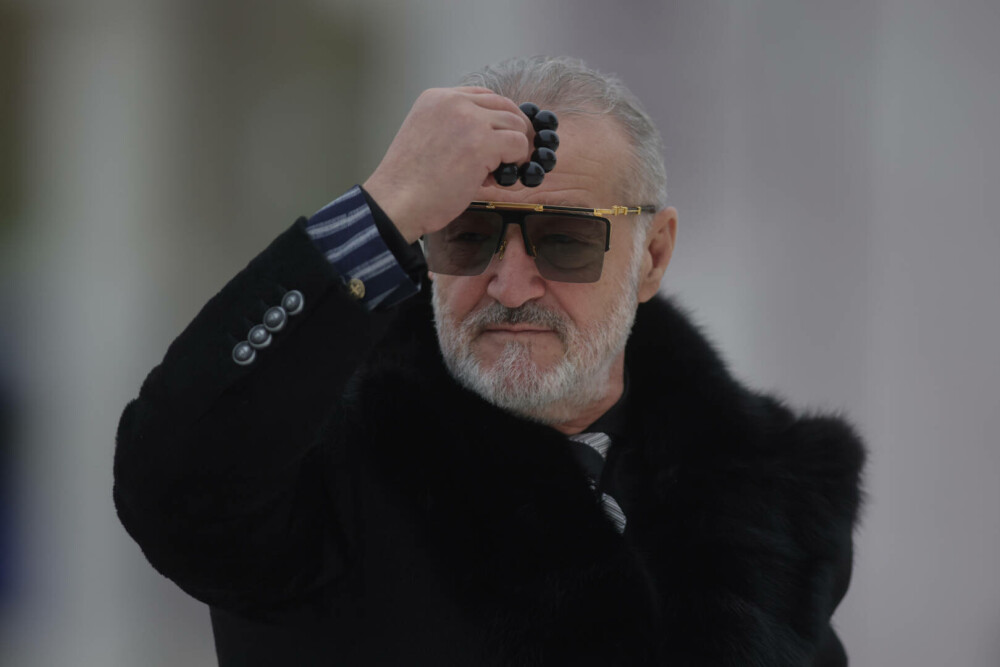 Mii de oameni, la slujba de Sfințire a picturii Catedralei Naționale. Cea mai mare biserică ortodoxă din lume, inaugurată - Imaginea 44