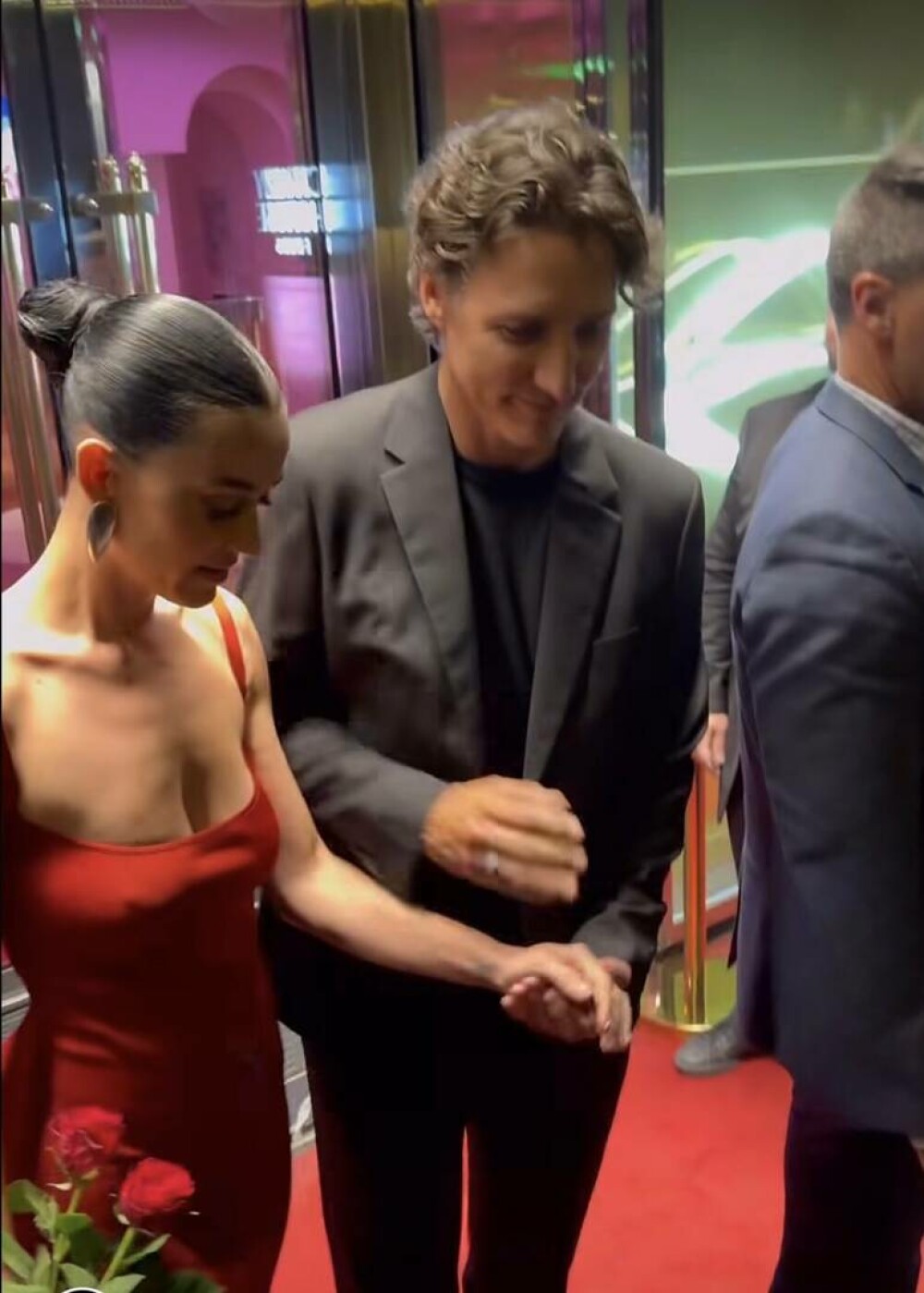 Katy Perry a postat fotografii cu Justin Trudeau din Japonia. Fostul premier al Canadei o însoțește în turneu | GALERIE FOTO - Imaginea 22