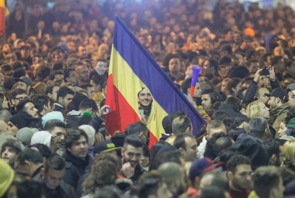 România, la 10 ani de la Colectiv. Lăsați fără Dreptate de Justiție. Vinovați declarați nevinovați, dosare uitate - Imaginea 2