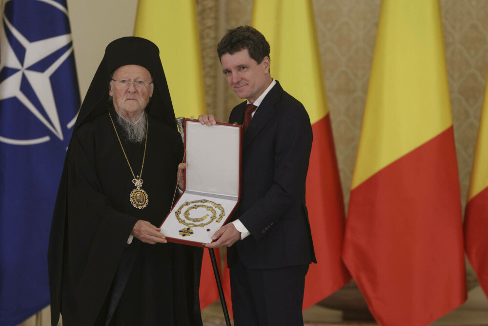 Patriarhul Bartolomeu I, decorat de președintele Nicușor Dan. „Sunteţi un ghid spiritual într-o lume marcată de suferinţă” - Imaginea 3
