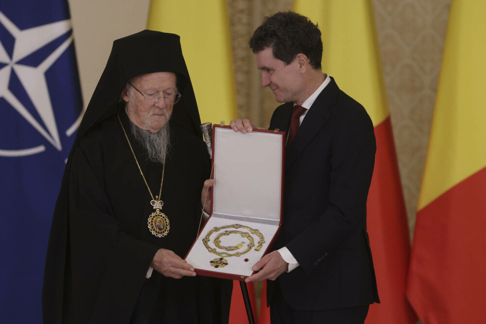 Patriarhul Bartolomeu I, decorat de președintele Nicușor Dan. „Sunteţi un ghid spiritual într-o lume marcată de suferinţă” - Imaginea 4
