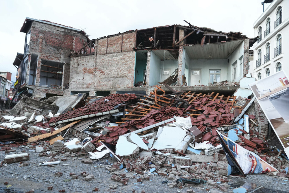 Cutremur puternic în Turcia, luni seară. Unde a lovit și ce magnitudine a avut. FOTO - Imaginea 18