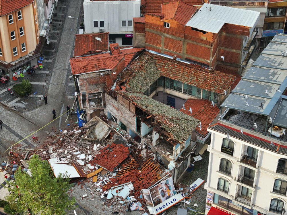 Cutremur puternic în Turcia, luni seară. Unde a lovit și ce magnitudine a avut. FOTO - Imaginea 19