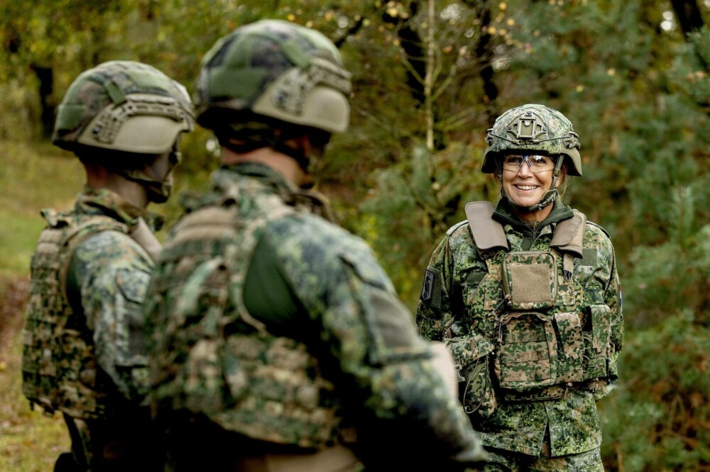 Regina Maxima a Țărilor de Jos, în uniformă militară și cu fața vopsită în culori de camuflaj. Ce s-a întâmplat | FOTO - Imaginea 3