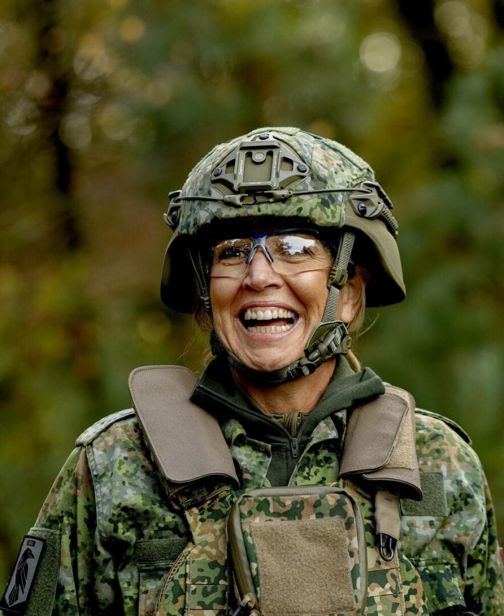 Regina Maxima a Țărilor de Jos, în uniformă militară și cu fața vopsită în culori de camuflaj. Ce s-a întâmplat | FOTO - Imaginea 4