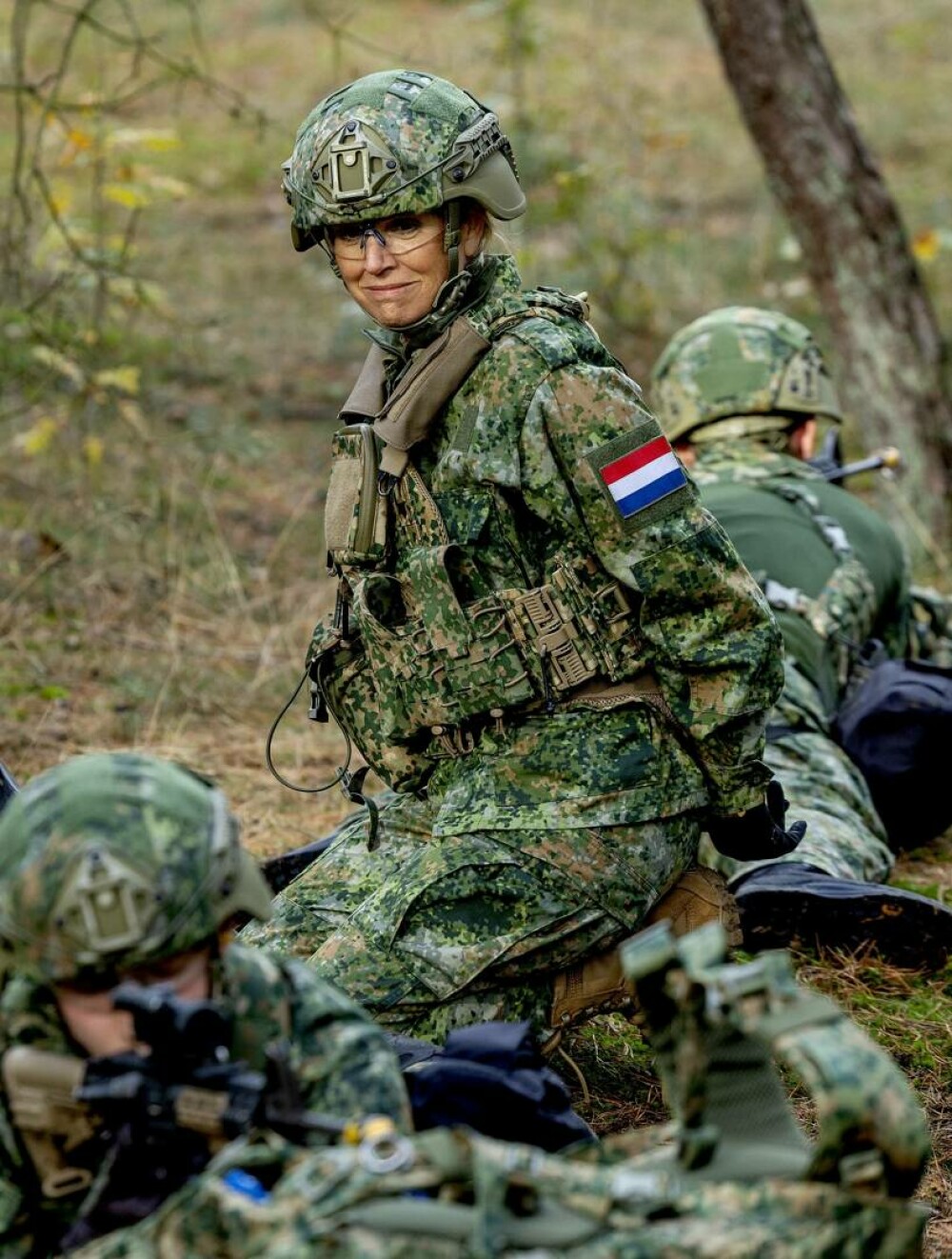 Regina Maxima a Țărilor de Jos, în uniformă militară și cu fața vopsită în culori de camuflaj. Ce s-a întâmplat | FOTO - Imaginea 9