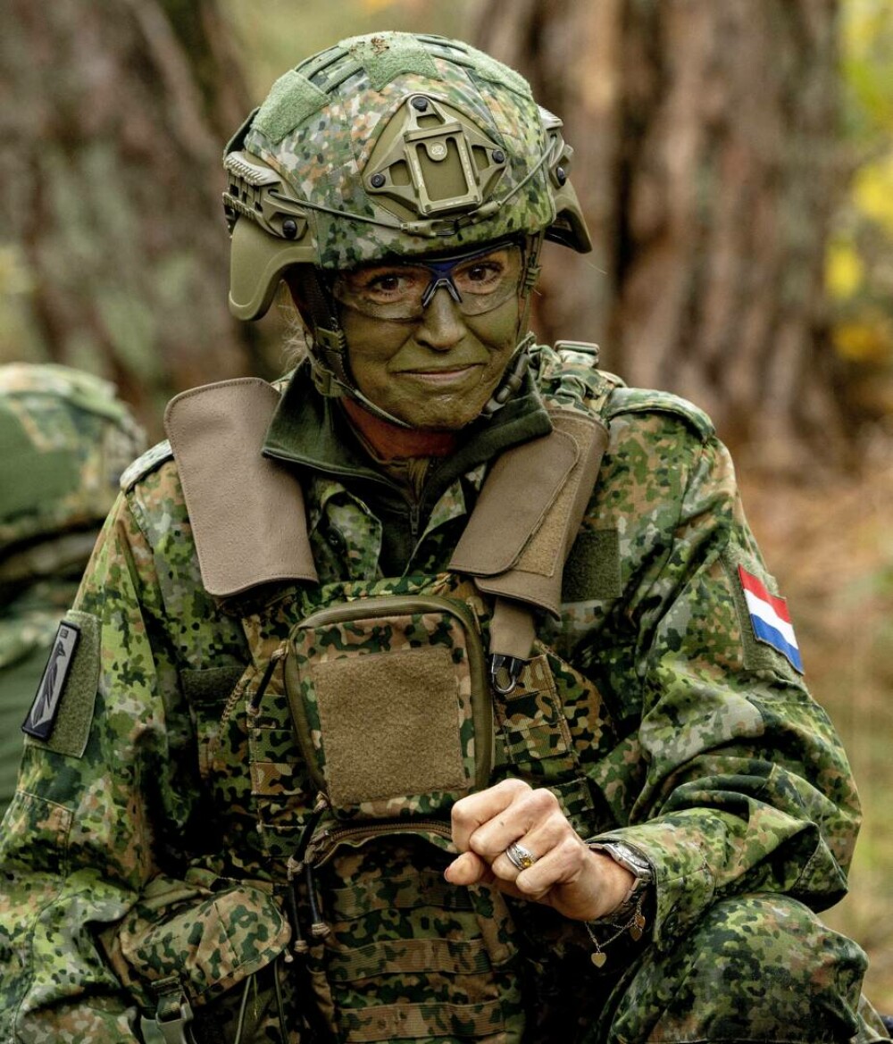 Regina Maxima a Țărilor de Jos, în uniformă militară și cu fața vopsită în culori de camuflaj. Ce s-a întâmplat | FOTO - Imaginea 28