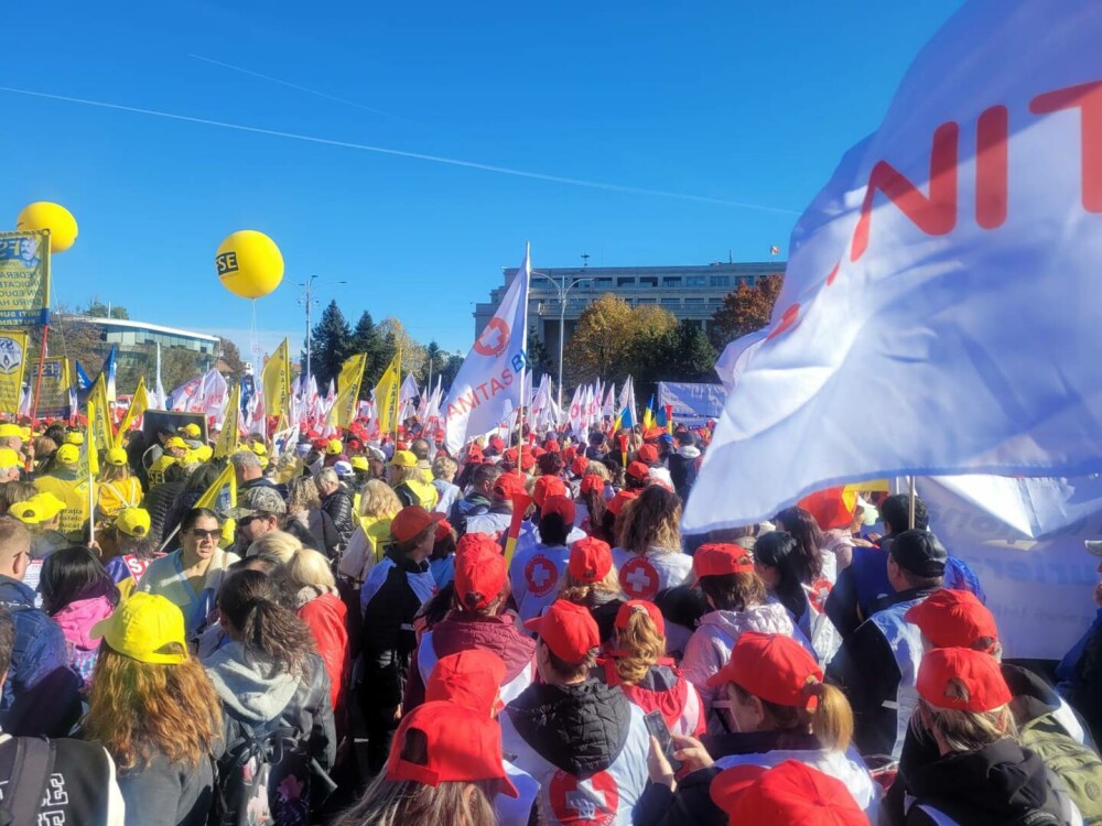 Mii de sindicaliști au protestat în fața Guvernului. „Măsurile luate de Guvernul Bolojan au atins toţi oamenii cinstiţi” - Imaginea 2