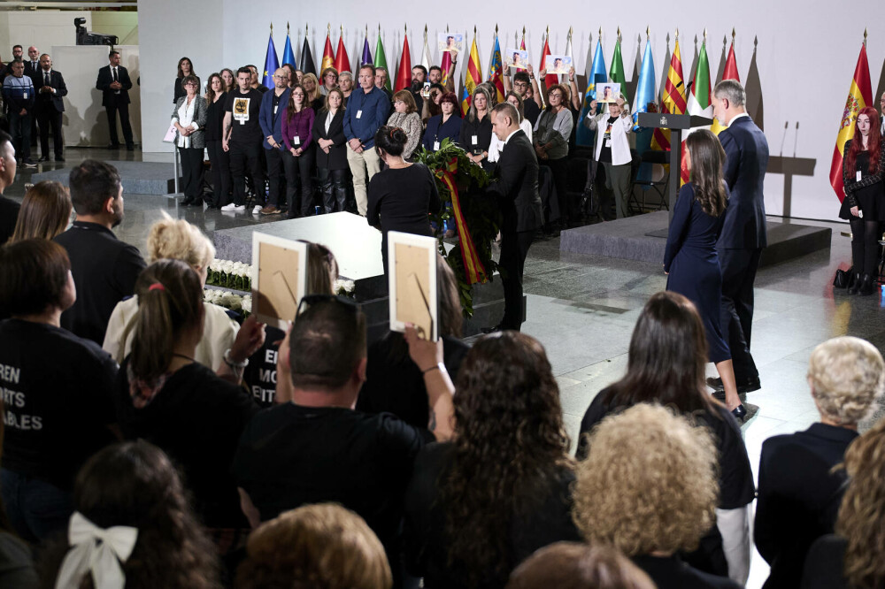 Inundații periculoase în Spania. Apa a pătruns în autobuze și într-un spital din Sevilla. FOTO - Imaginea 1