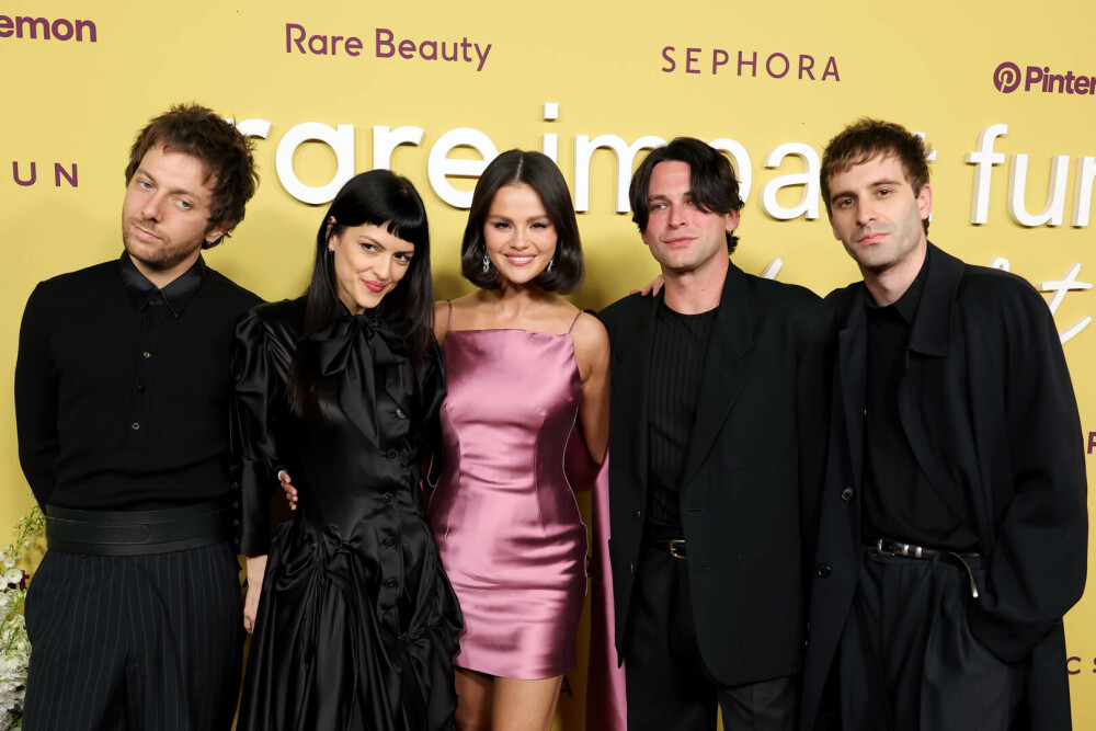 Selena Gomez, apariție spectaculoasă pe covorul roșu. Cu ce ținută a atras toate privirile. GALERIE FOTO - Imaginea 1