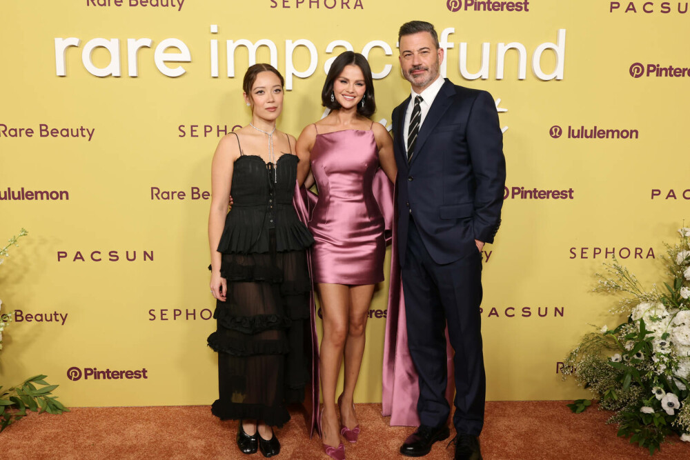 Selena Gomez, apariție spectaculoasă pe covorul roșu. Cu ce ținută a atras toate privirile. GALERIE FOTO - Imaginea 12