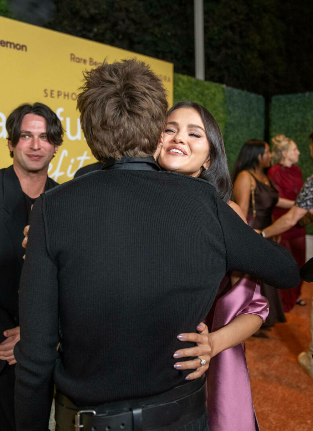 Selena Gomez, apariție spectaculoasă pe covorul roșu. Cu ce ținută a atras toate privirile. GALERIE FOTO - Imaginea 27