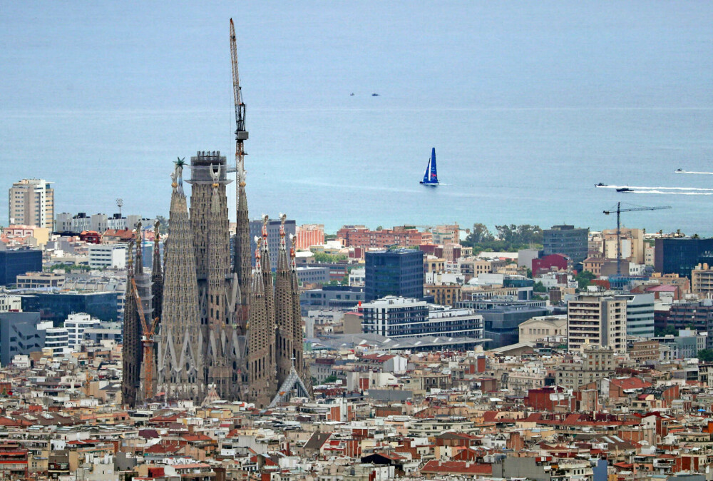 Sagrada Familia din Barcelona a devenit cea mai înaltă biserică din lume. FOTO&VIDEO - Imaginea 1