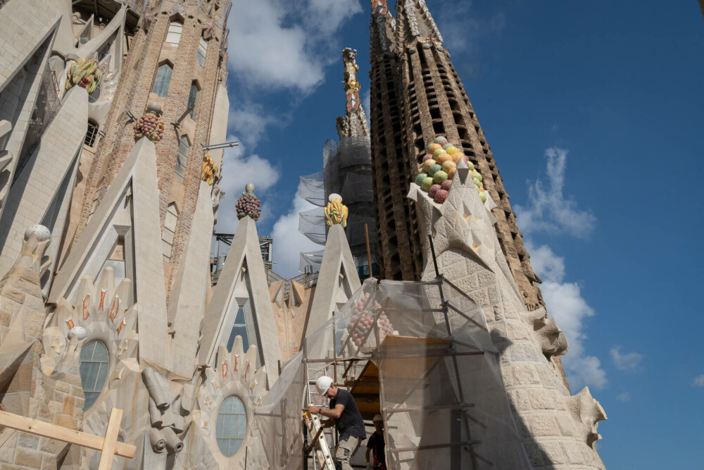 Sagrada Familia din Barcelona a devenit cea mai înaltă biserică din lume. FOTO&VIDEO - Imaginea 5