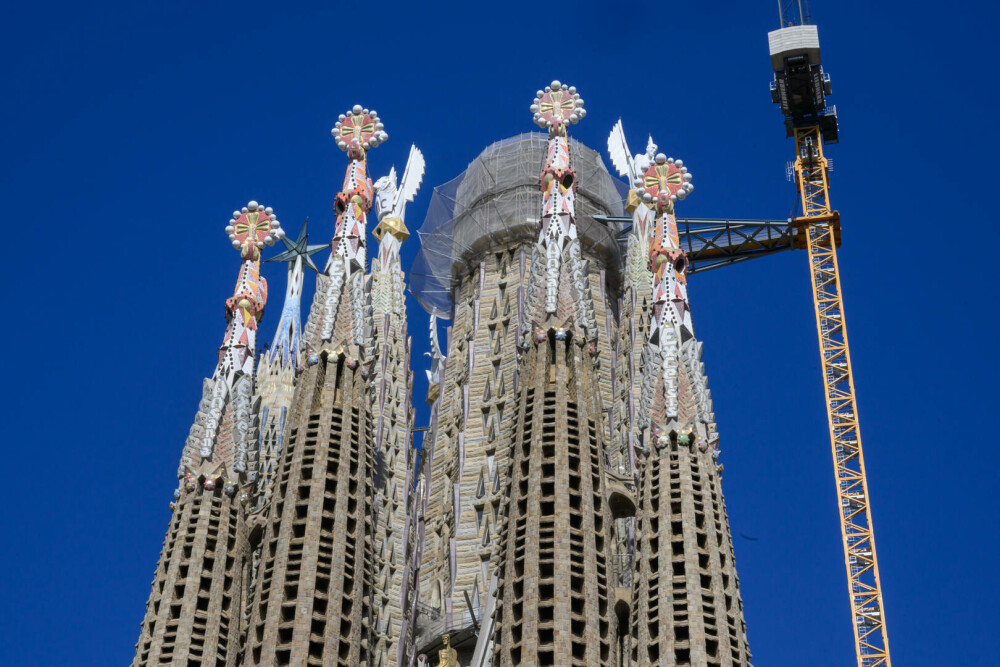 Sagrada Familia din Barcelona a devenit cea mai înaltă biserică din lume. FOTO&VIDEO - Imaginea 8