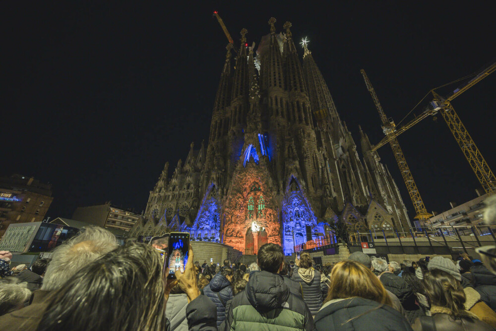 Sagrada Familia din Barcelona a devenit cea mai înaltă biserică din lume. FOTO&VIDEO - Imaginea 13