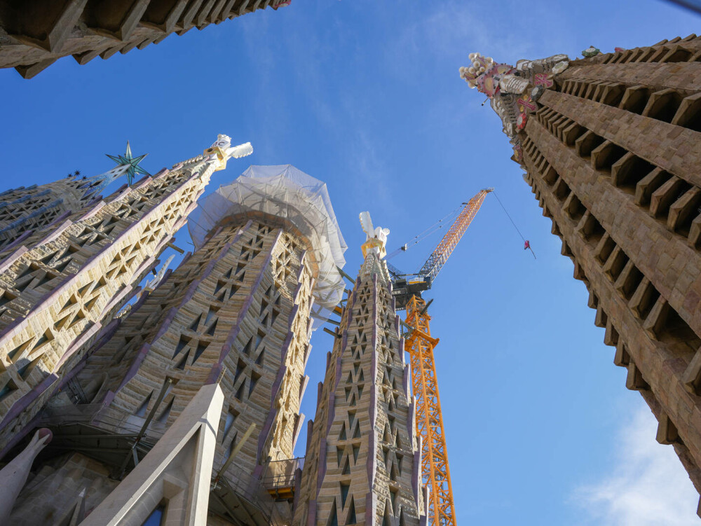 Sagrada Familia din Barcelona a devenit cea mai înaltă biserică din lume. FOTO&VIDEO - Imaginea 15