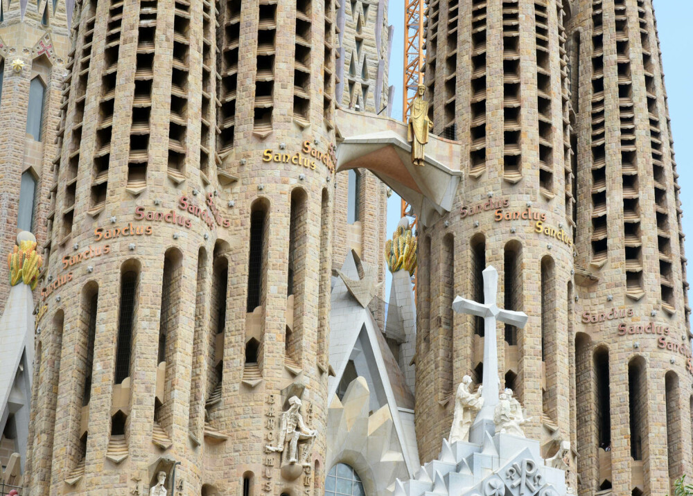 Sagrada Familia din Barcelona a devenit cea mai înaltă biserică din lume. FOTO&VIDEO - Imaginea 18