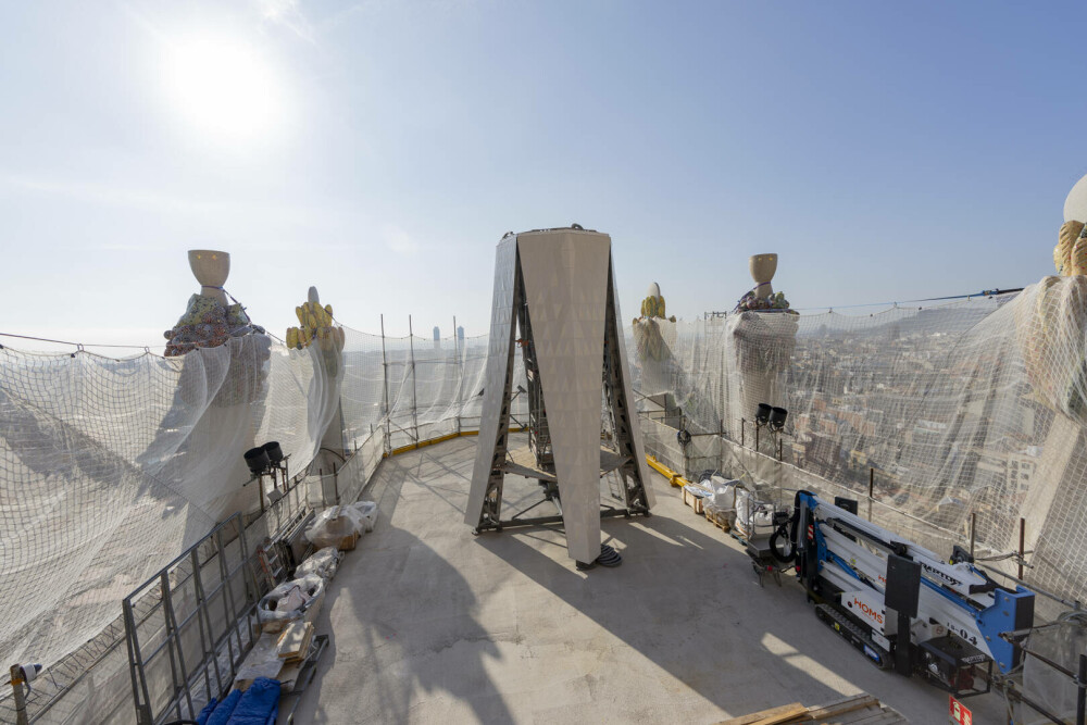 Sagrada Familia din Barcelona a devenit cea mai înaltă biserică din lume. FOTO&VIDEO - Imaginea 26