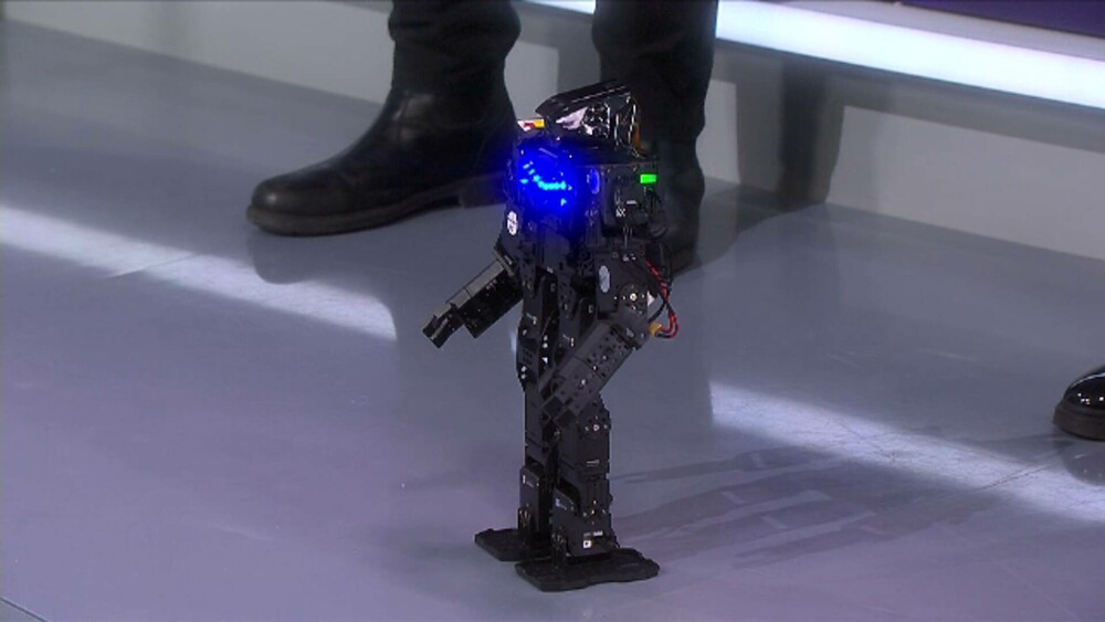 Bucureștiul devine capitala roboților. Peste 1.200 de mașinării se bat în ring în cea mai mare competiție din Europa - Imaginea 1