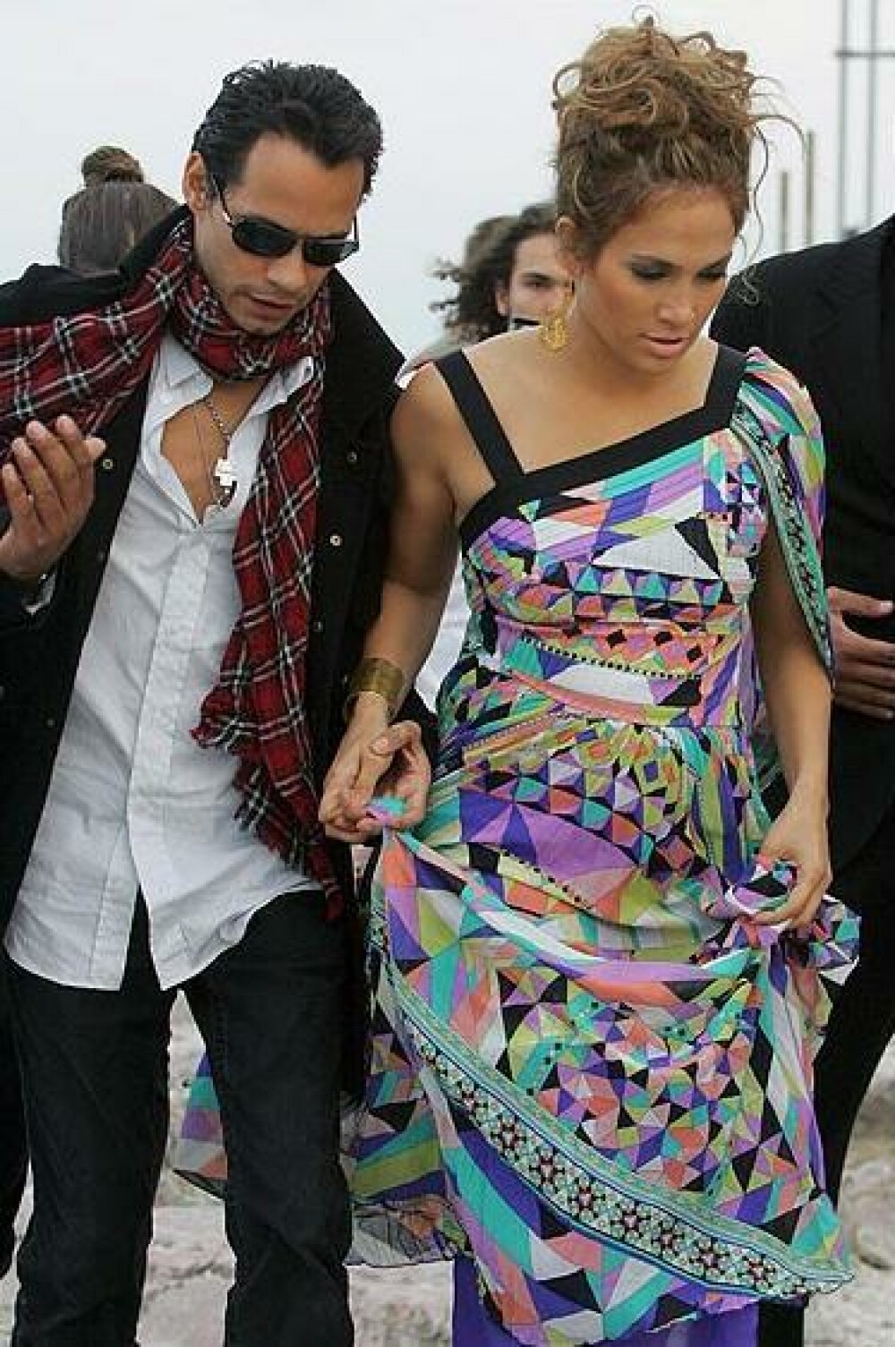 Vrei s-o vezi pe Jennifer Lopez imbracata in zeita? - Imaginea 3