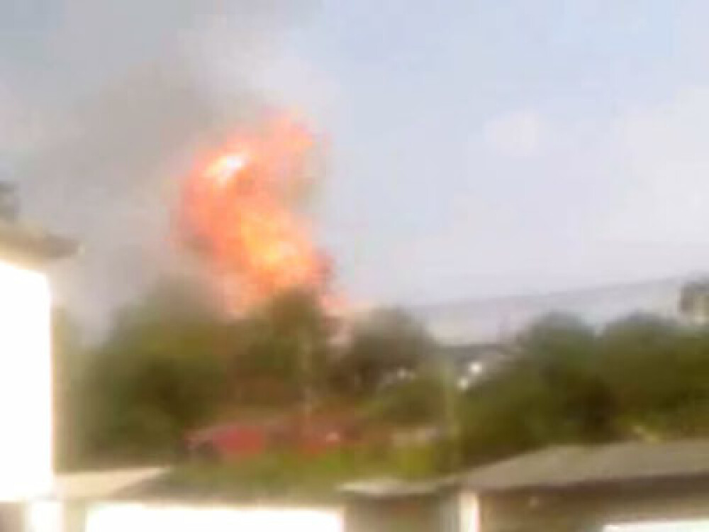 Explozie urmata de un incendiu, intr-un cartier din Iasi! VEZI VIDEO! - Imaginea 1