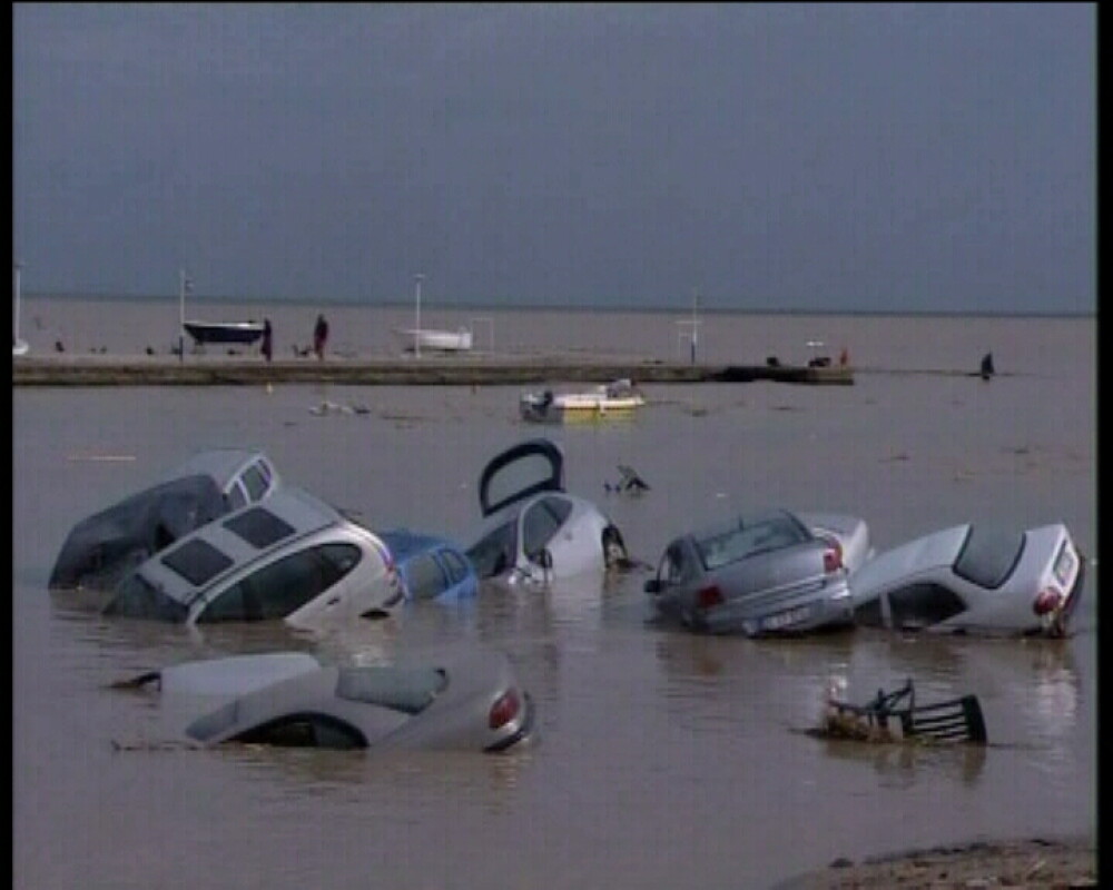 Inundatii catastrofale in Turcia: 31 de morti! PRAPADUL IN IMAGINI - Imaginea 4