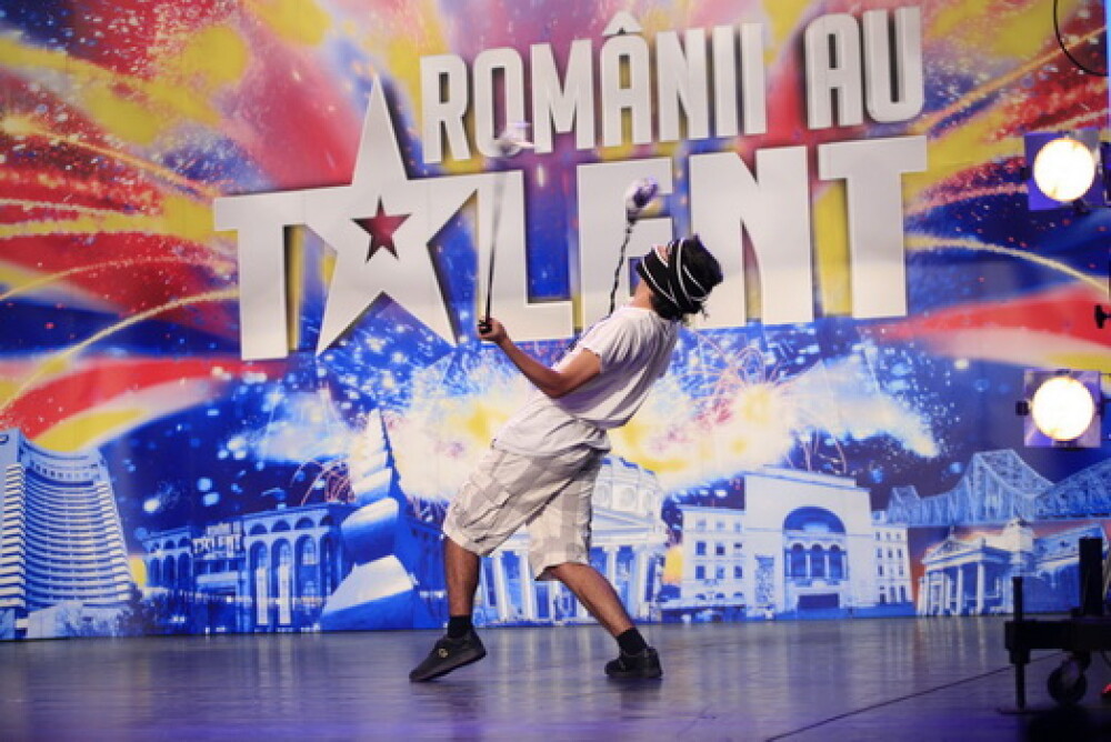 Pavel Bartos, accidentat la show-ul “Romanii au talent” din Piatra Neamt - Imaginea 5