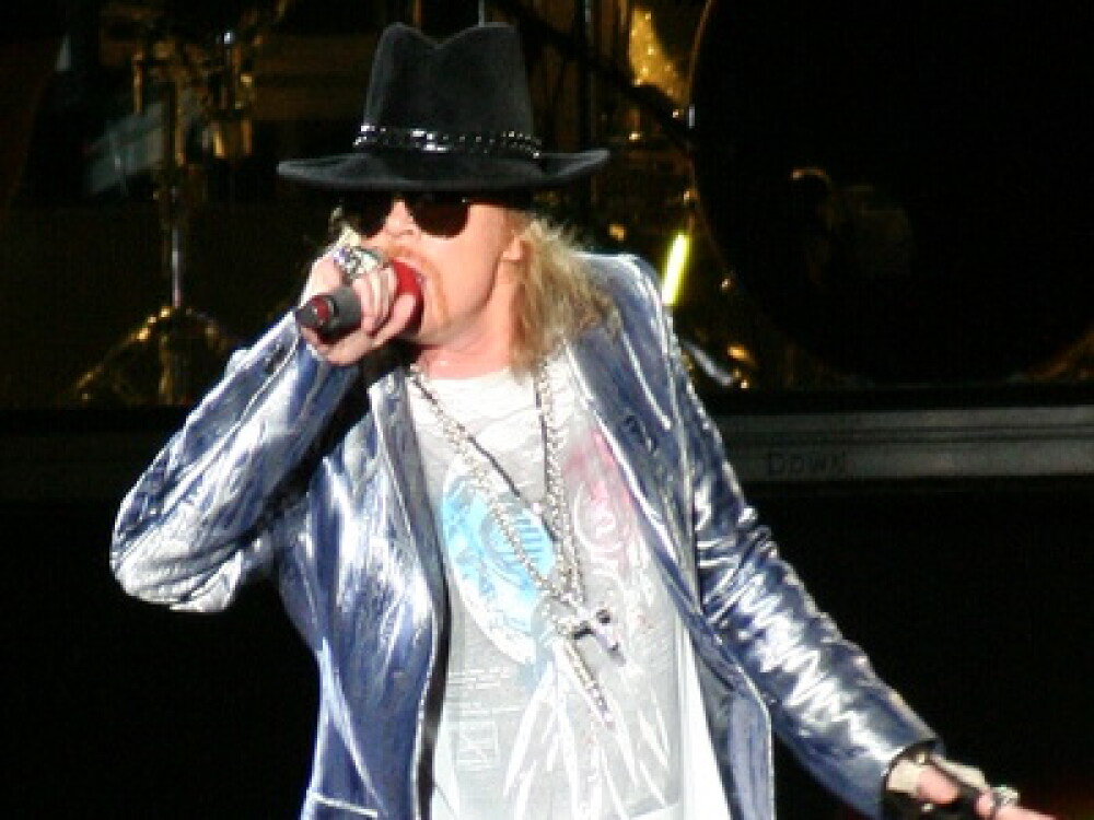 Guns N' Roses la Bucuresti: fara Slash si cu un Axl Rose cam obosit! - Imaginea 1