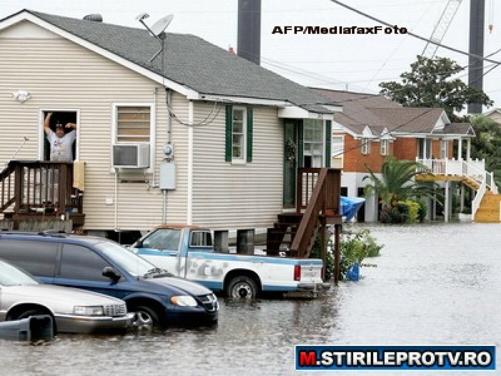 GALERIE FOTO. America inecata de ploile torentiale: 5 morti si 100.000 de oameni evacuati - Imaginea 3