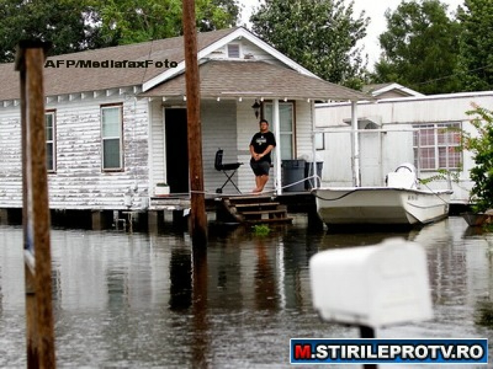 GALERIE FOTO. America inecata de ploile torentiale: 5 morti si 100.000 de oameni evacuati - Imaginea 4